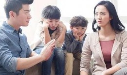 小孩子爆料父母秘密视频,孩子意外发现父母私密视频，引发家庭风波