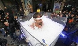 冰人 在线观看,穿越千年，揭秘古墓之谜